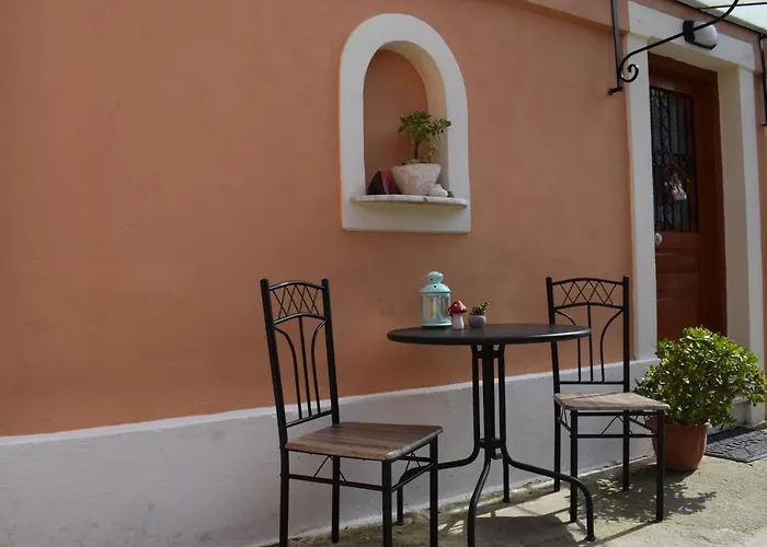Christina's House Апартаменты Alepou